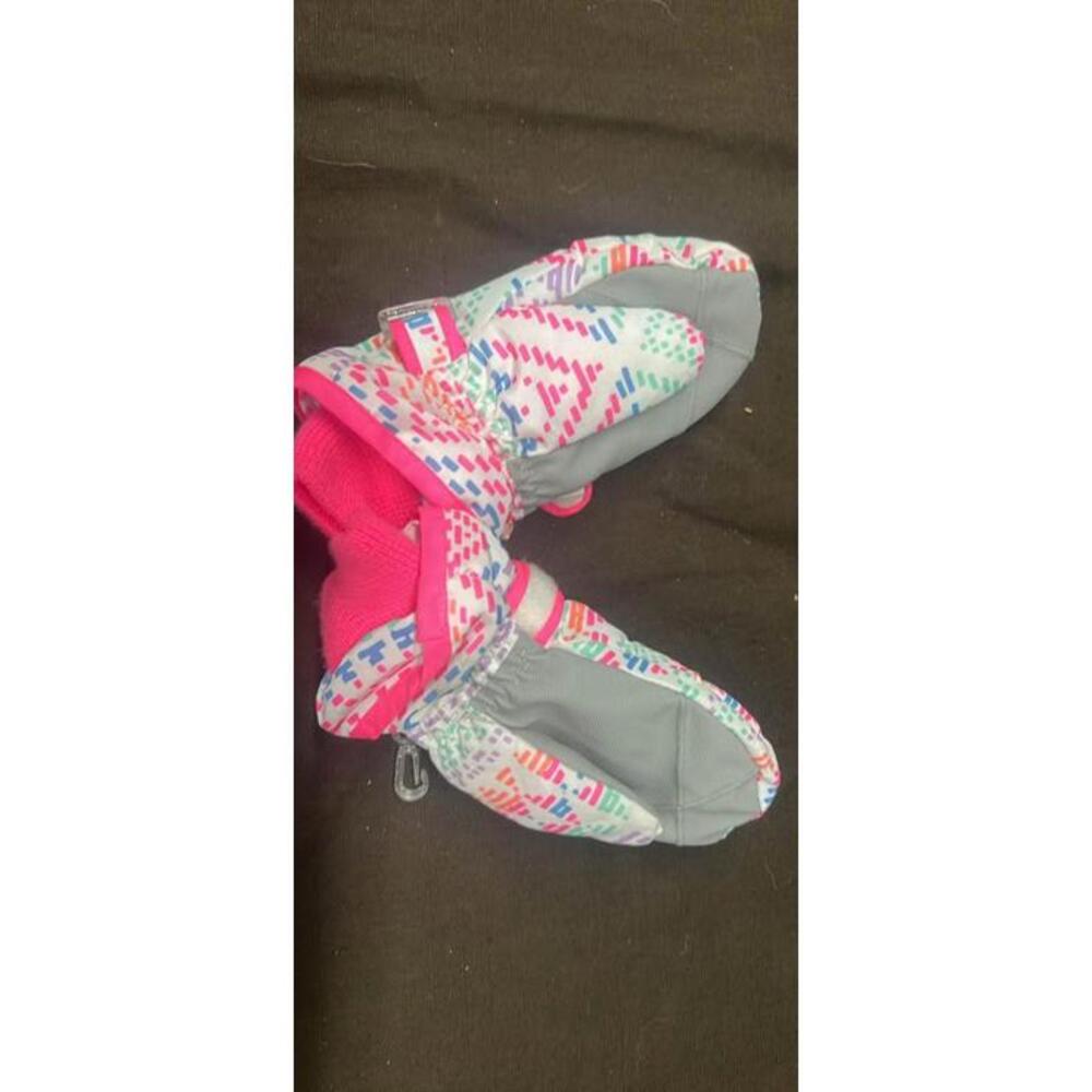 Girls Winter Gloves with Adjustable Straps  Size 4T - 5T
